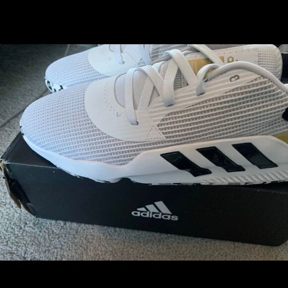 ADIDAS
PRO BOUNCE 2019 LOW WHITE
Sz13no box main image 10